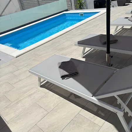 شقة Vida Mit Pool