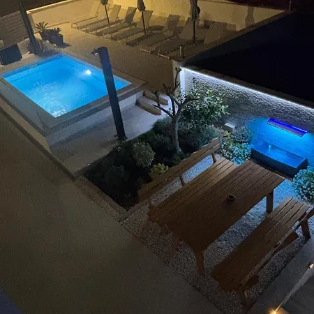 Vida Mit Pool شقة