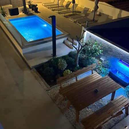 Vida Mit Pool شقة