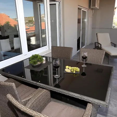 Vida Mit Pool Apartman *