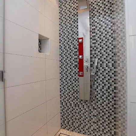 Vida Mit Pool Apartman