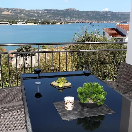 Vida Mit Pool Apartman