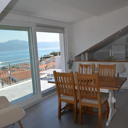 Vida Mit Pool Apartman Trogir