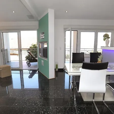 Vida Mit Pool Apartman Trogir
