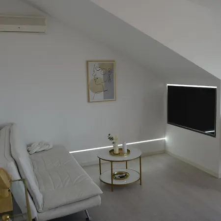Vida Mit Pool Apartman Trogir